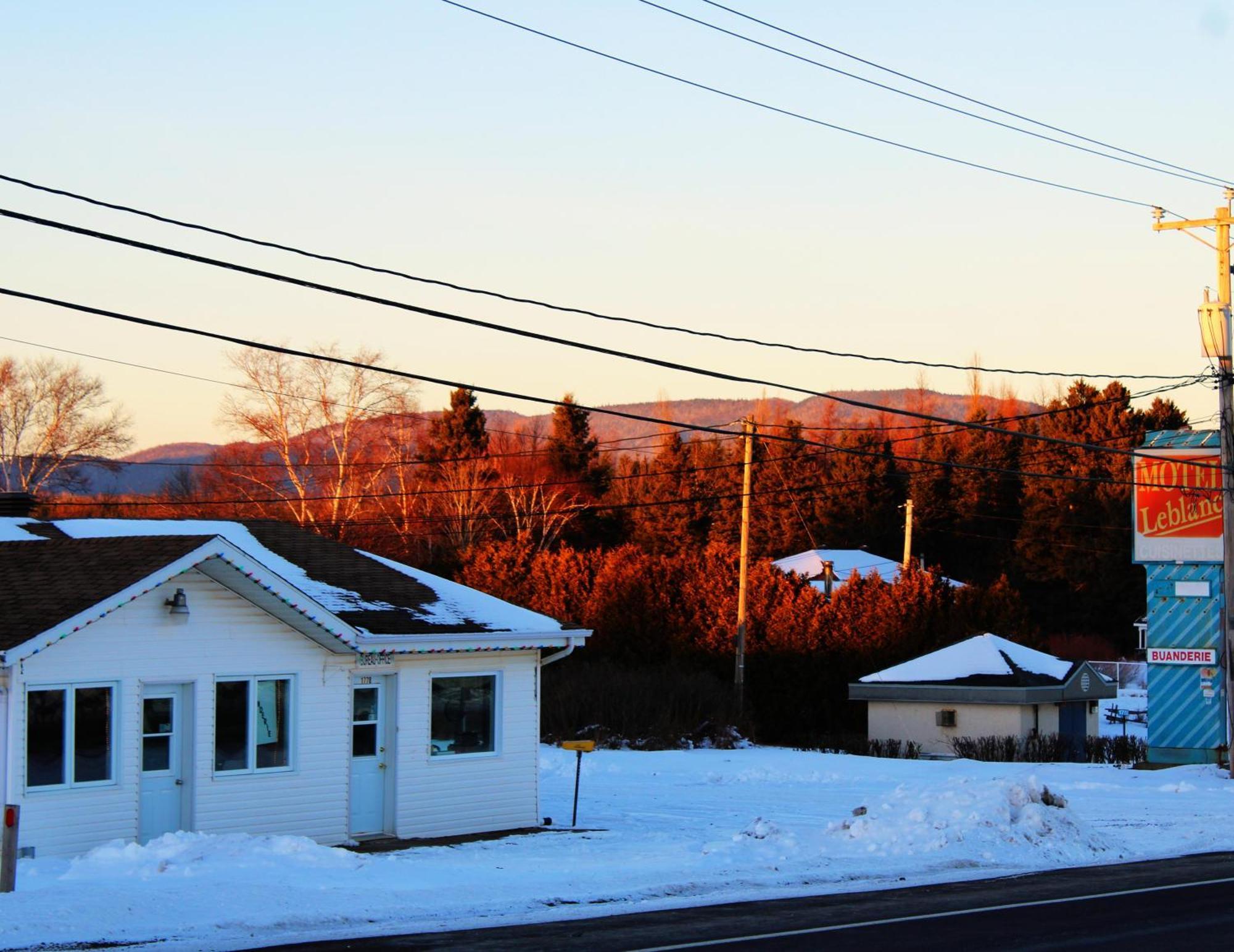Motel Leblanc Carleton-sur-Mer Exterior foto